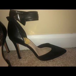 Vince Camuto Like anew Size 7.5